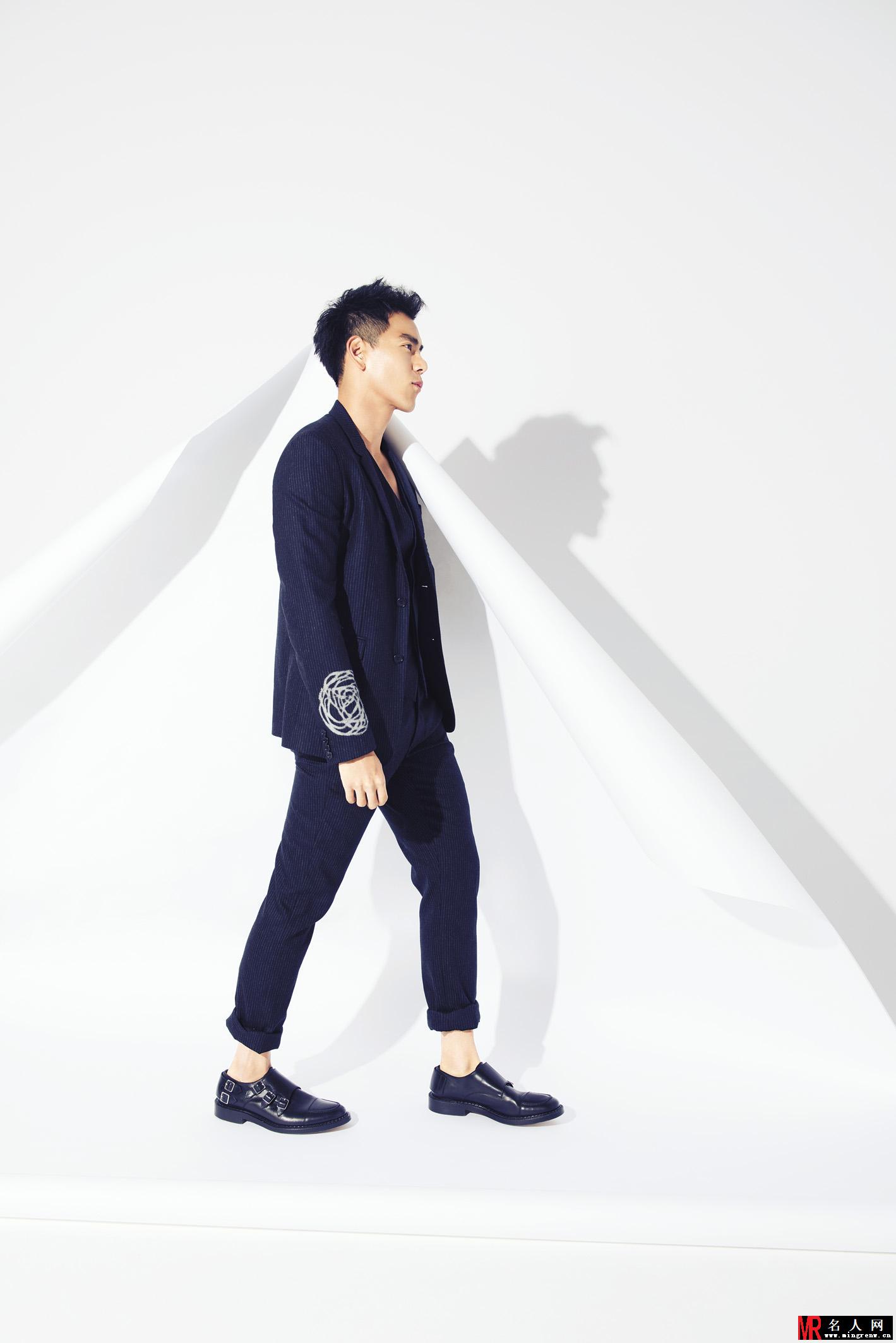 彭于晏最新写真 男人的“性感”与“俏皮”双重魅力极致展现(1)