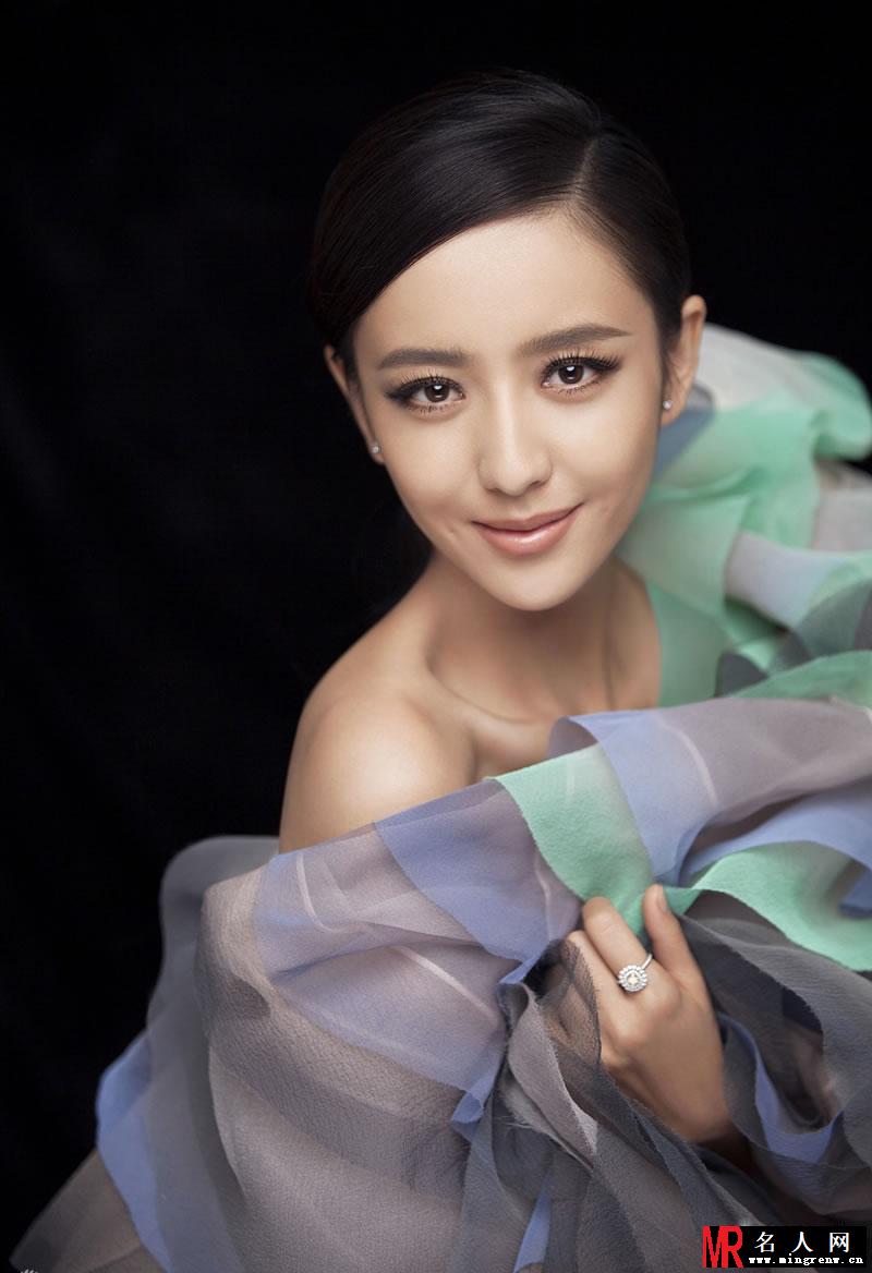 佟丽娅最新写真 尽显优雅女神范(1)