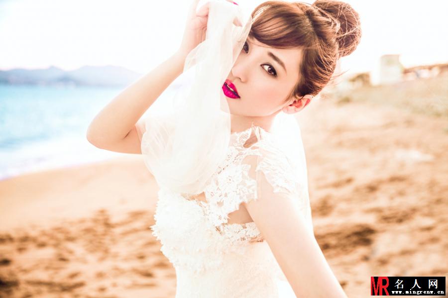 金莎曝唯美婚纱写真 浪漫海边期待出嫁(1)