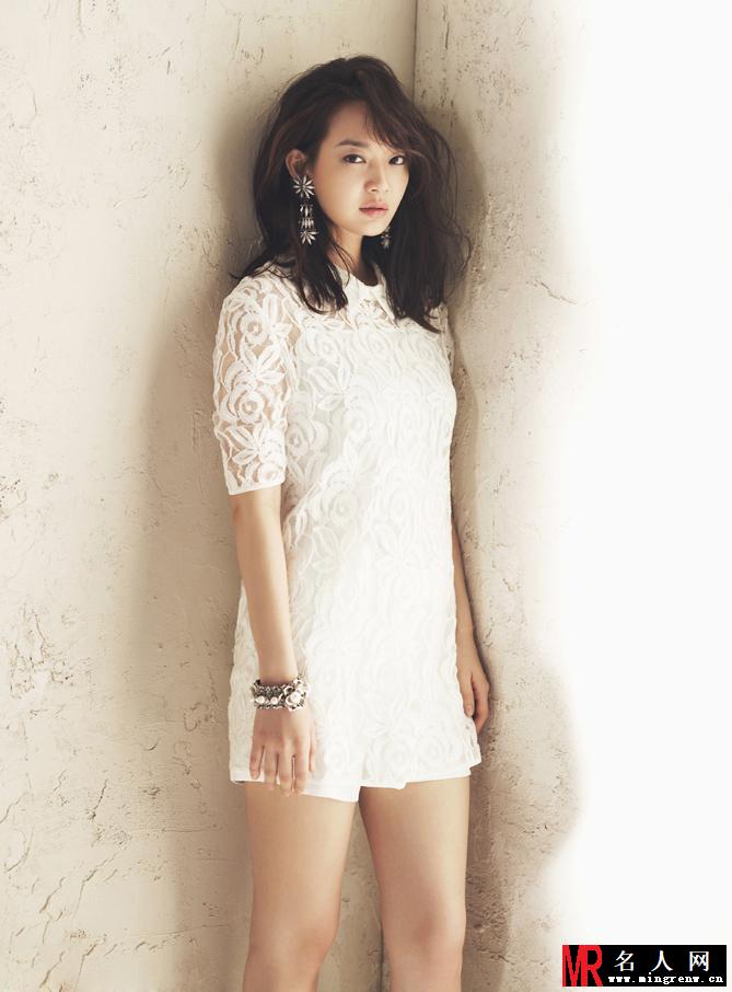 申敏儿最新写真 姿态慵懒性感撩人(1)
