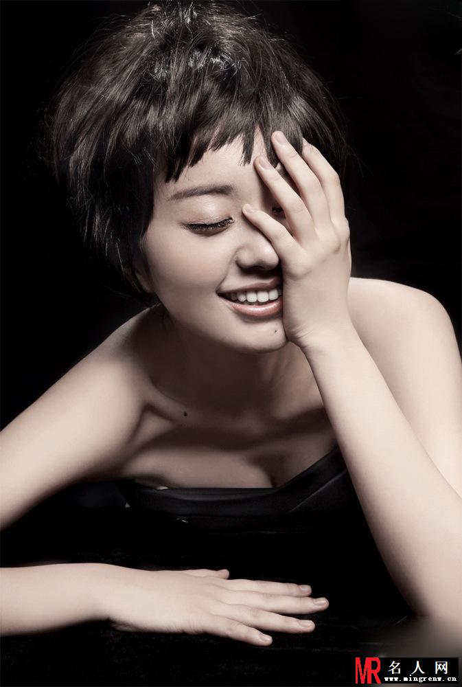 孙耀琦短发俏皮写真 干练率真尽显风采(1)