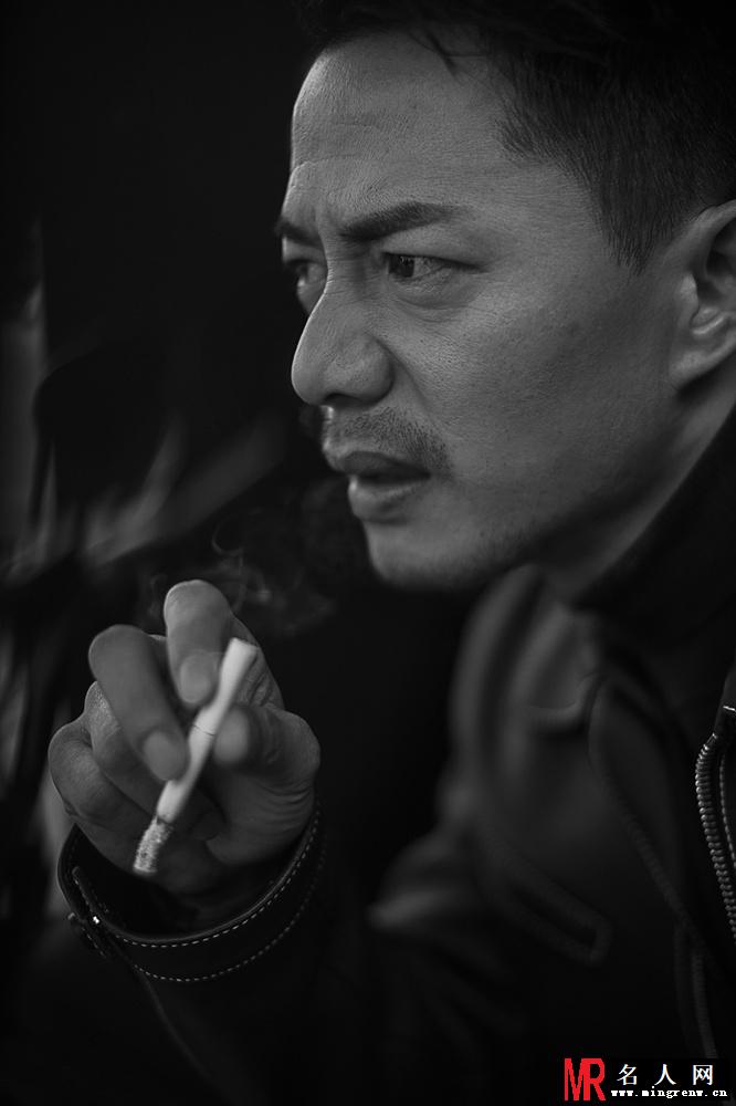 段奕宏黑白写真 沉稳有魅力(1)