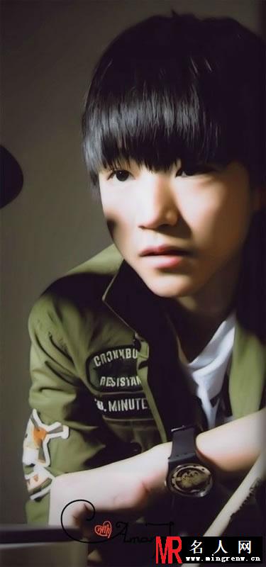 TFBOYS架子鼓旁帅气写真(1)