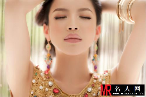潘霜霜性感写真美艳如花 女神范驾驭至美写真(1)