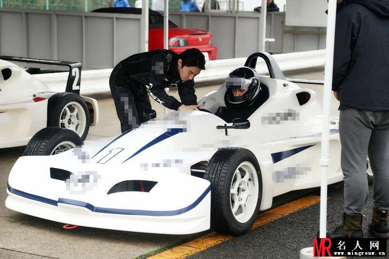 赛车手冯绍峰日本用心赛车挑战韩寒(1)