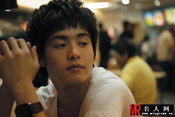 马天宇阳光写真 大笑展邻家男孩范(1)
