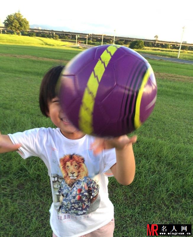 Kimi长大了 爱哭小子变活泼暖男(1)