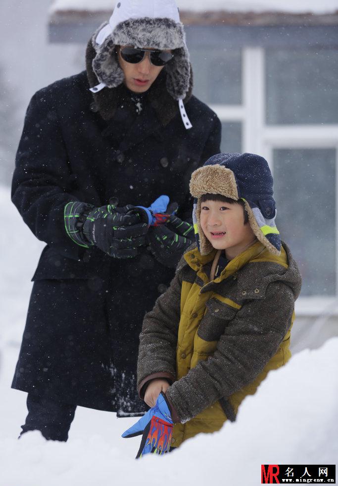 爸爸去哪儿雪乡牡丹江最新剧照 欢乐玩耍(1)