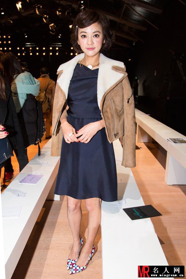 甜妞大变身 陈意涵2015秋冬巴黎时装周H&M Studio秀场穿透视装挑战性感(1)