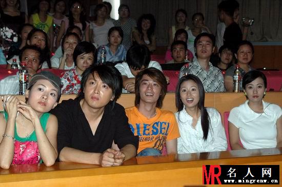 电视剧《地下铁》举办发布会 林心如再演盲女 与霍建华手牵手现身(1)