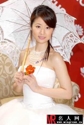 林心如为全球首创巨幅水晶镶嵌画揭幕(图)(1)