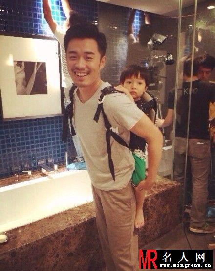 陈赫跑男卖萌照 2014生活照搞怪无底线(1)