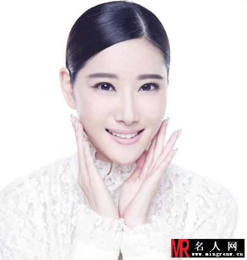 张如意纯白写真曝光 雪白肌肤令人心醉(1)