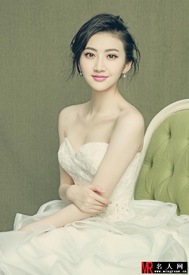 景甜浪漫婚纱写真 薄纱遮面尽显娇羞(1)