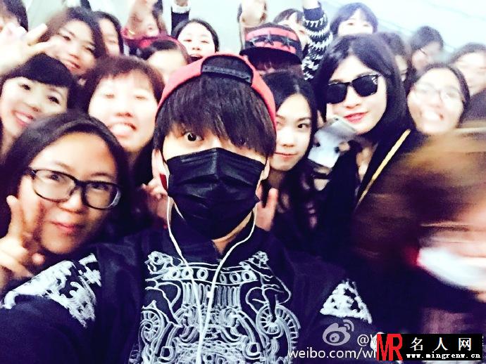 陈伟霆微博自拍2015年3月份合集 调侃自己没时间练身材(1)