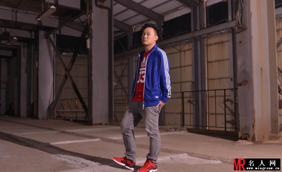 陈奕迅阿SA 合拍广告 休闲出镜默契十足(1)