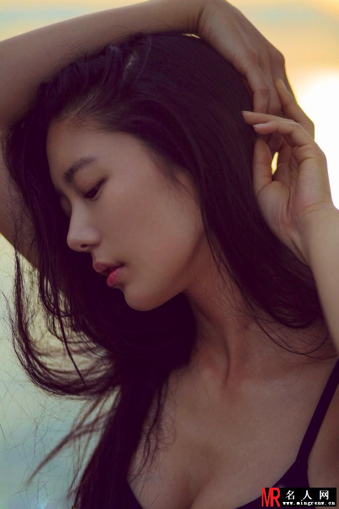 韩国女星Clara李成敏性感比基尼写真(1)