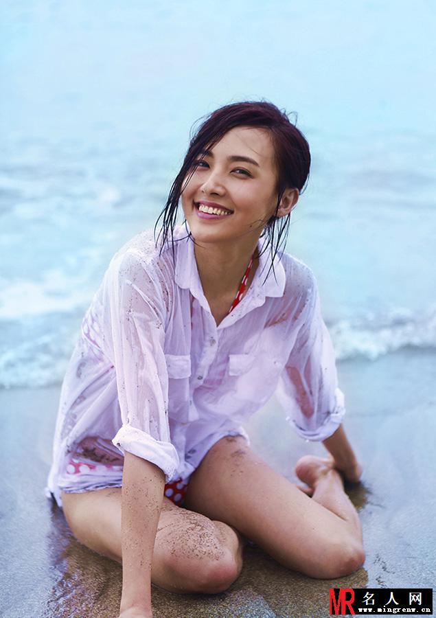 郑罗茜海边透视写真 诠释另类性感(1)