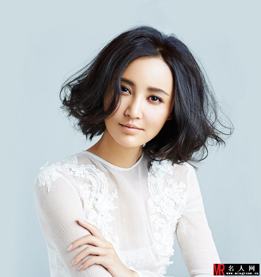 张歆艺清新裸妆大片 香肩微露迷人锁骨(1)