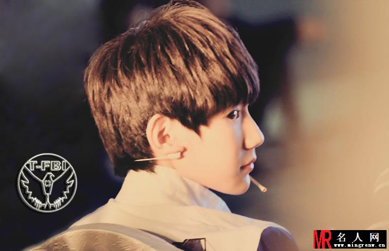 TFBOYS王源《中国文艺》 粉嫩脸蛋惹人爱(1)