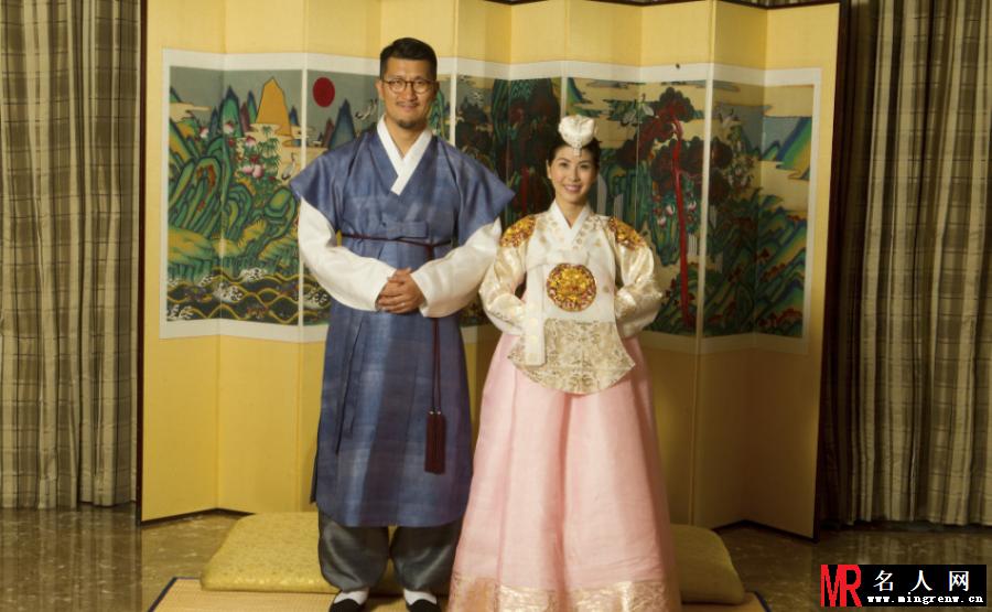 许茹芸首尔大婚 穿韩服熊吻丈夫(1)