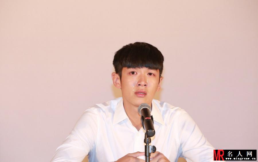 直击柯震东记者发布会 痛哭流涕直认错(1)