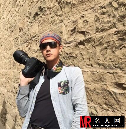 宋祖英弟弟曝光 海岛自拍休闲惬意(1)