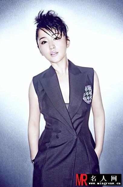 不老女神杨钰莹最新写真 低胸诱惑性感升级(1)