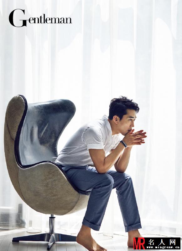 宋承宪男人味杂志写真 香烟缭绕尽展随性帅气(1)