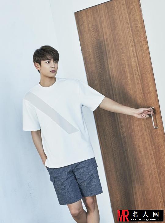 Shinee成员珉豪拍春季写真 帅气俊朗身材超棒！(1)