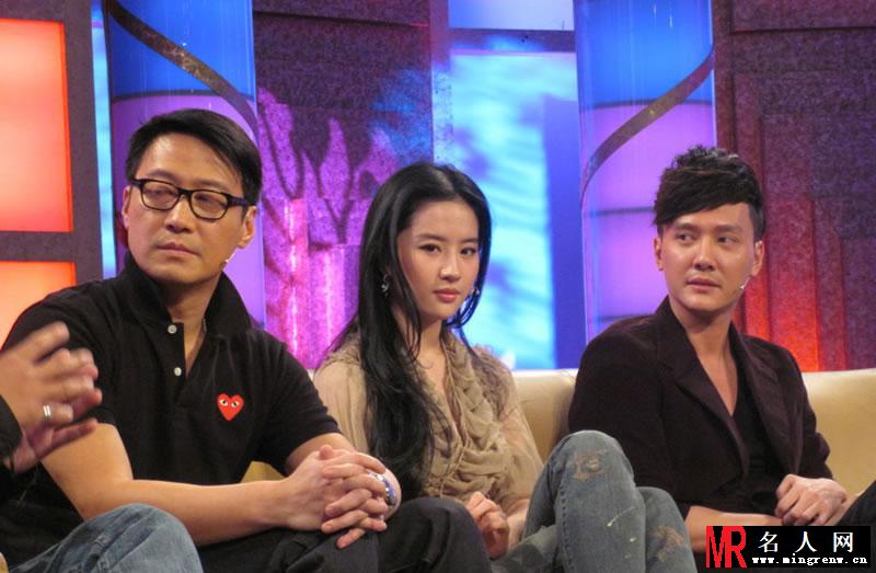 2011年冯绍峰刘亦菲黎明做客鲁豫有约 四人谈笑风生(1)