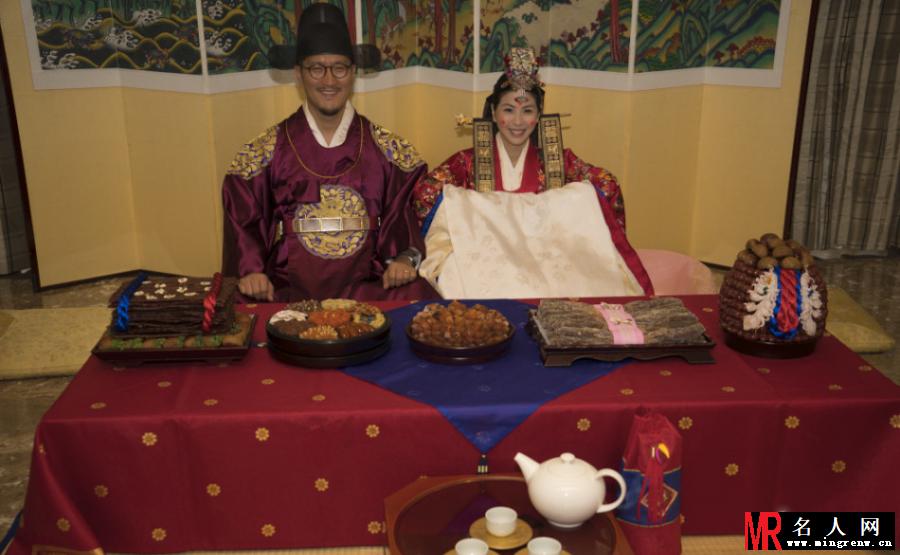 许茹芸首尔大婚 穿韩服熊吻丈夫(1)