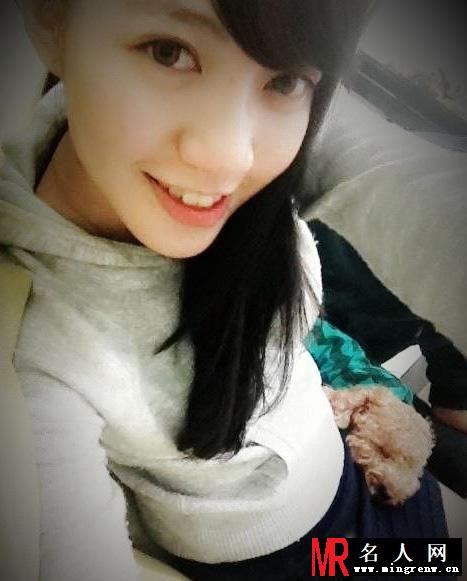 焦恩俊与女儿亲密合影曝光 焦曼婷貌美获赞(1)