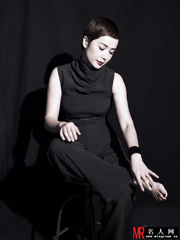 蒋雯丽优雅写真 复古魅惑展成熟女人味(1)