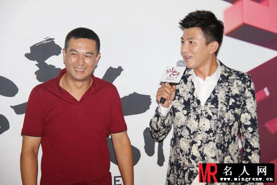 大左受邀主持分手大师首映礼 搞怪风格依旧(1)