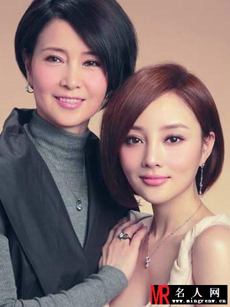 明星母女照大盘点 李小璐貌不如母亲(1)