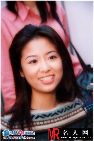 林心如1999年出席新城C助公益金筹款义卖日活动组图(1)