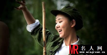 萌女神田晓霞 《平凡的世界》李小萌搞怪剧照(1)