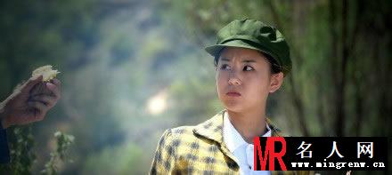 萌女神田晓霞 《平凡的世界》李小萌搞怪剧照(1)