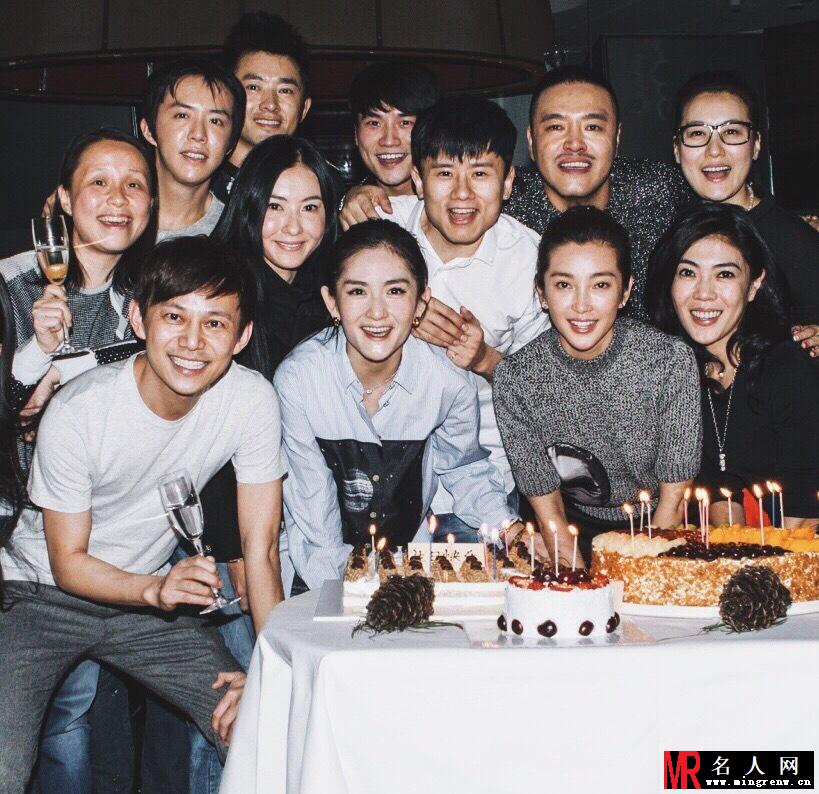 张杰生日获圈内好友祝福 与谢娜情侣装现身(1)