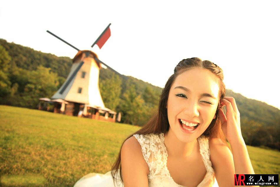 程砚秋甜美写真 青春气息散发暖人心(1)