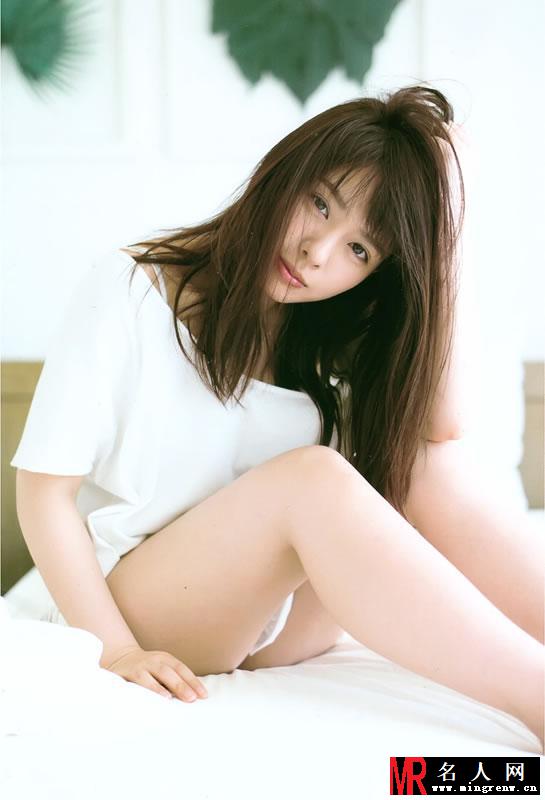 日本女星山田菜菜诱人身材 大露事业线令人遐想(1)