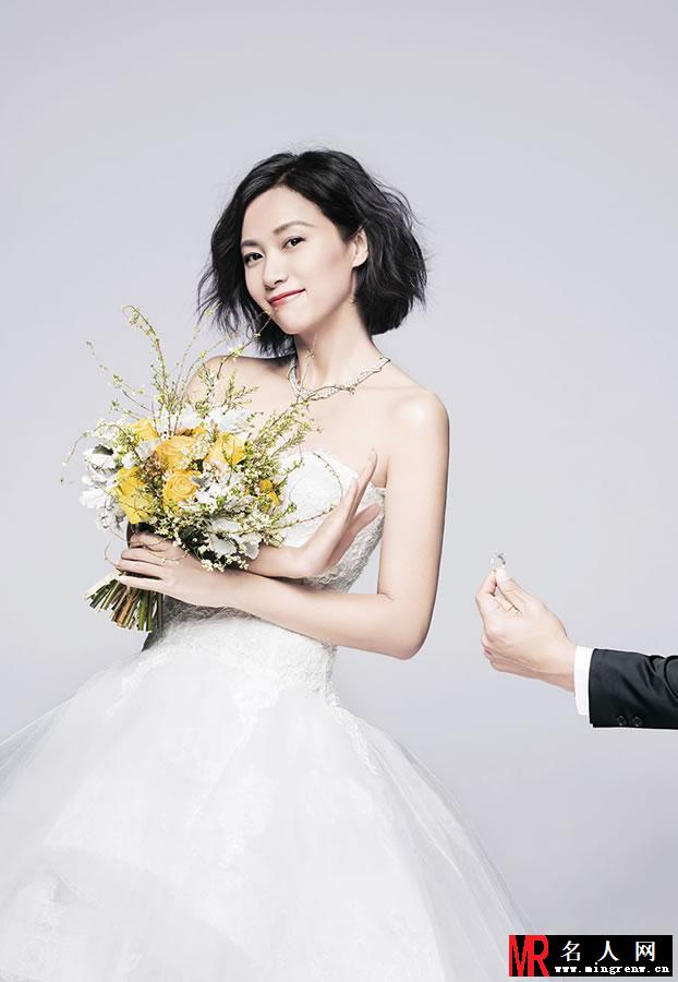 徐静蕾婚纱写真 型男环绕尽享艳福(1)