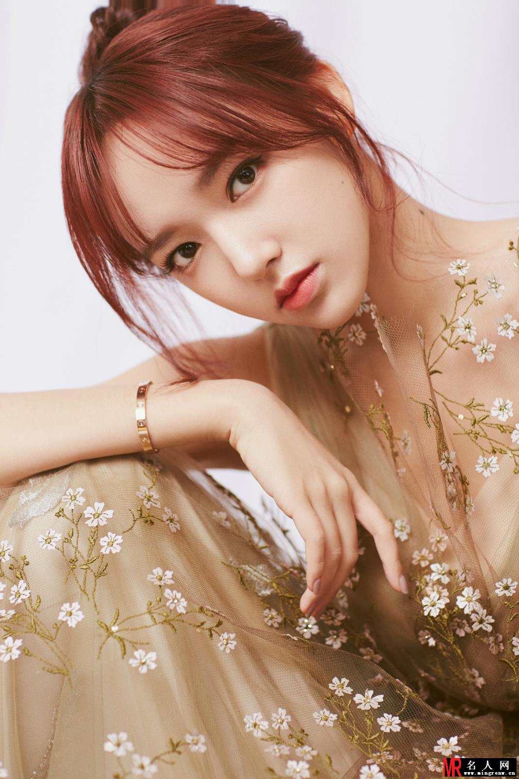 程潇出席风格大赏 尽显美少女清新灵动(1)