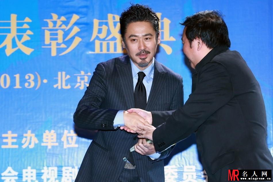 孙俪凭借《辣妈正传》再度封后 邓超代替领奖(1)