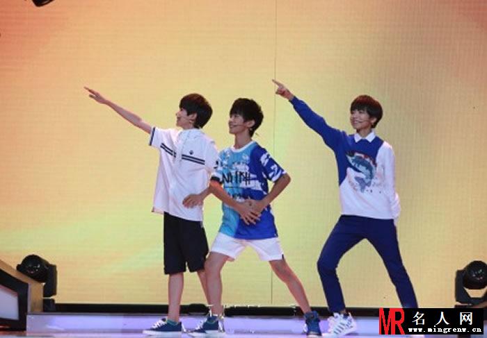 TFBOYS《年代秀》现场照片(1)