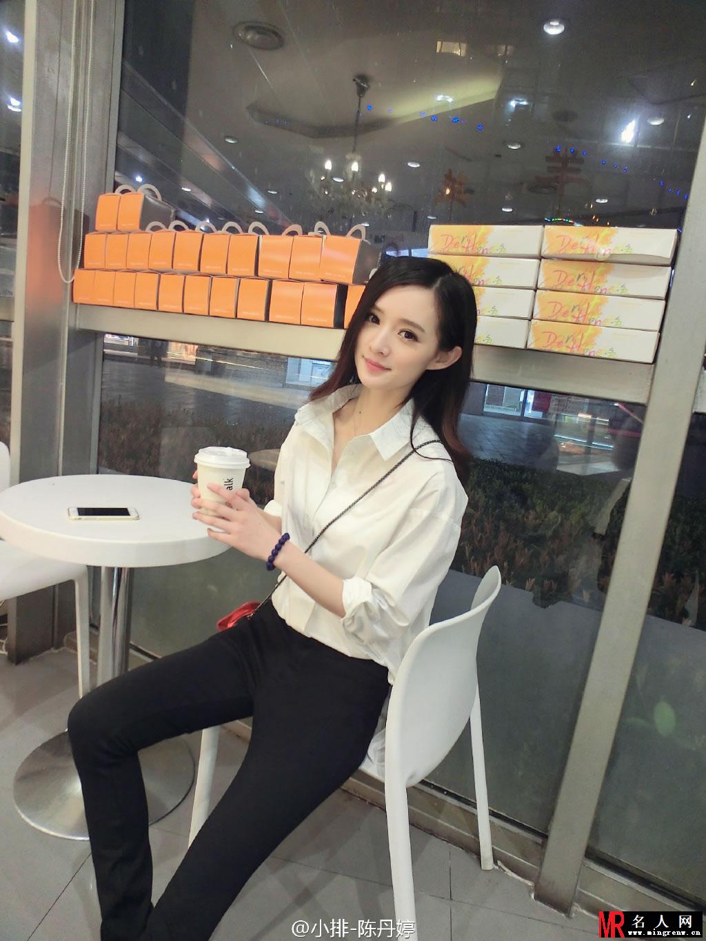 翻版杨幂陈丹婷最新写真 白衣飘飘显气质(1)