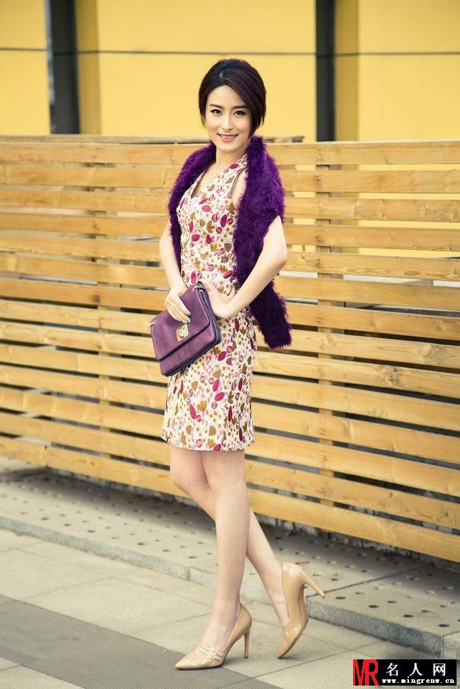徐百卉时尚写真曝光 百变造型女人味十足(1)