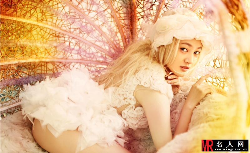 演员邱晔花丛写真 婴儿造型唯美梦幻(1)
