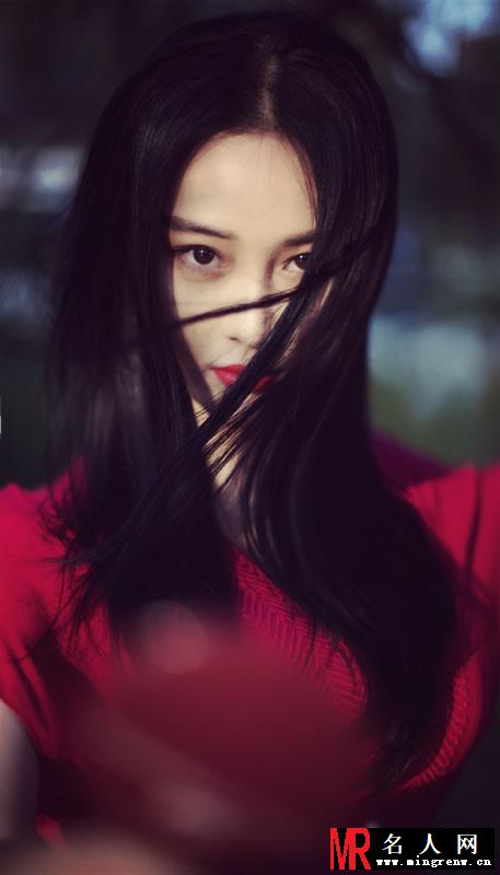 张馨予画梅生活照 文艺气息十足安静的美女子(1)